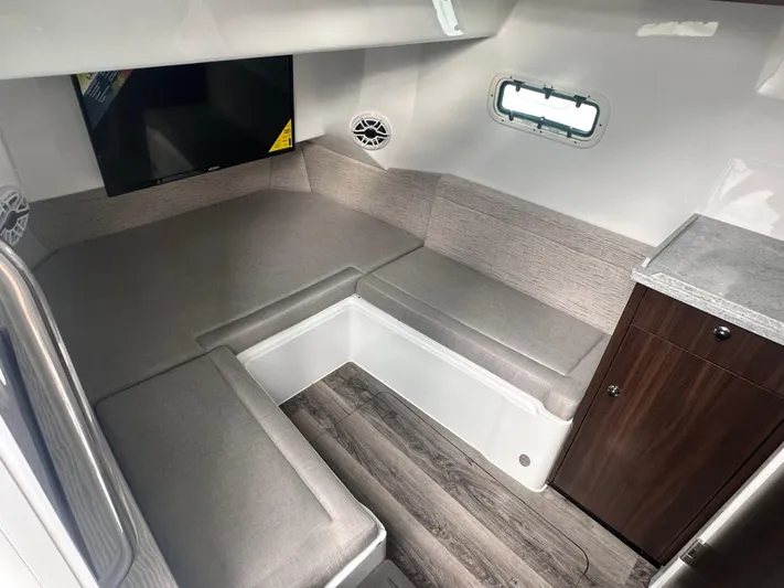  Yacht Photos Pics 2025 Everglades 395 Cc - Image 20