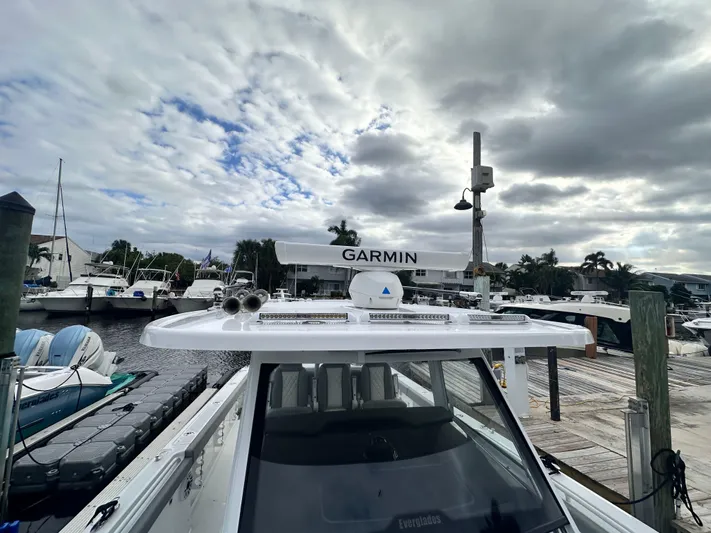  Yacht Photos Pics 2025 Everglades 395 Cc - Image 16