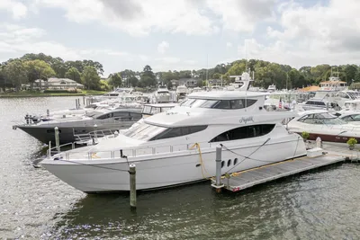 Hatteras 80 ENCLOSED BRIDGE