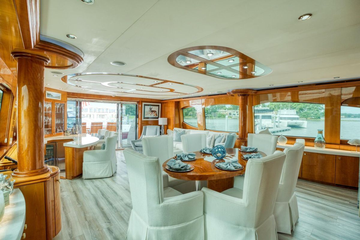 2007 Hatteras 80 
