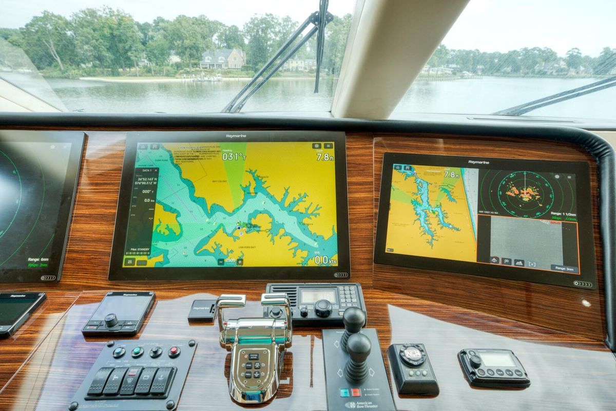 2007 Hatteras 80 