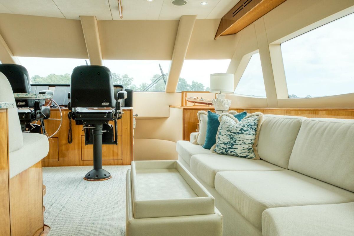2007 Hatteras 80 