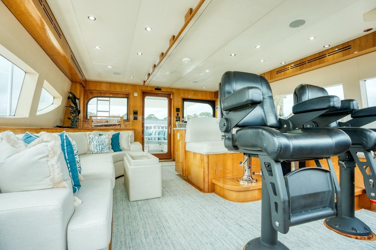 2007 Hatteras 80 