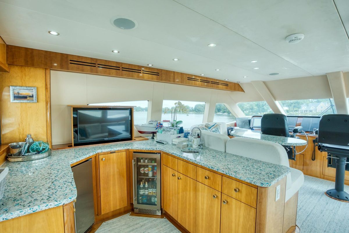 2007 Hatteras 80 