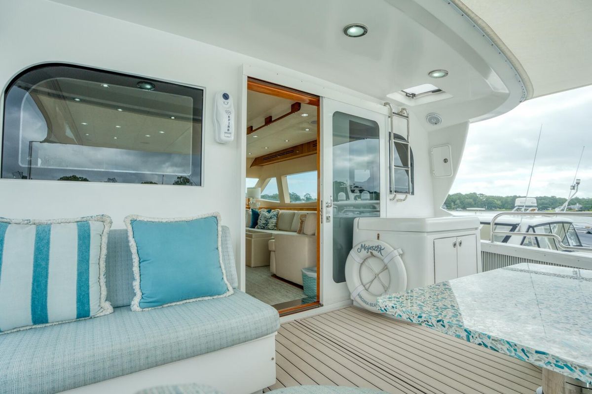 2007 Hatteras 80 