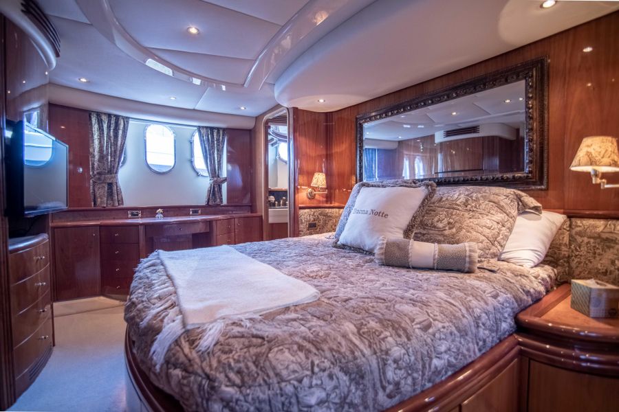 2001 Azimut 80 Motor Yacht