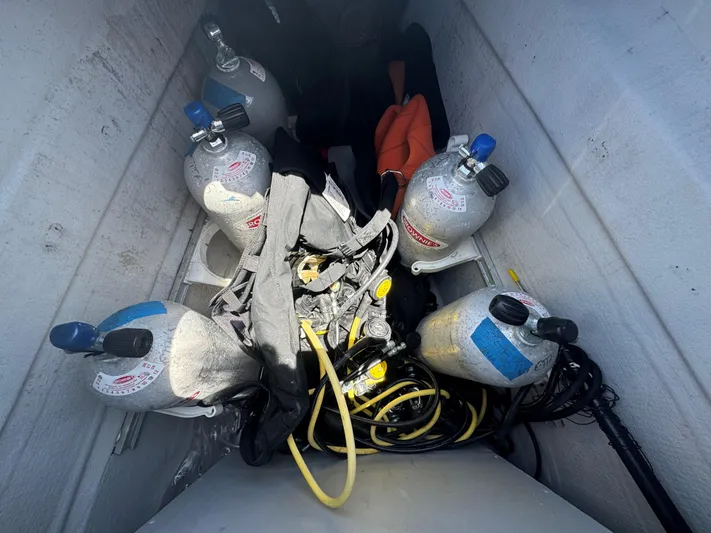 Adventure For Seven Yacht Photos Pics 