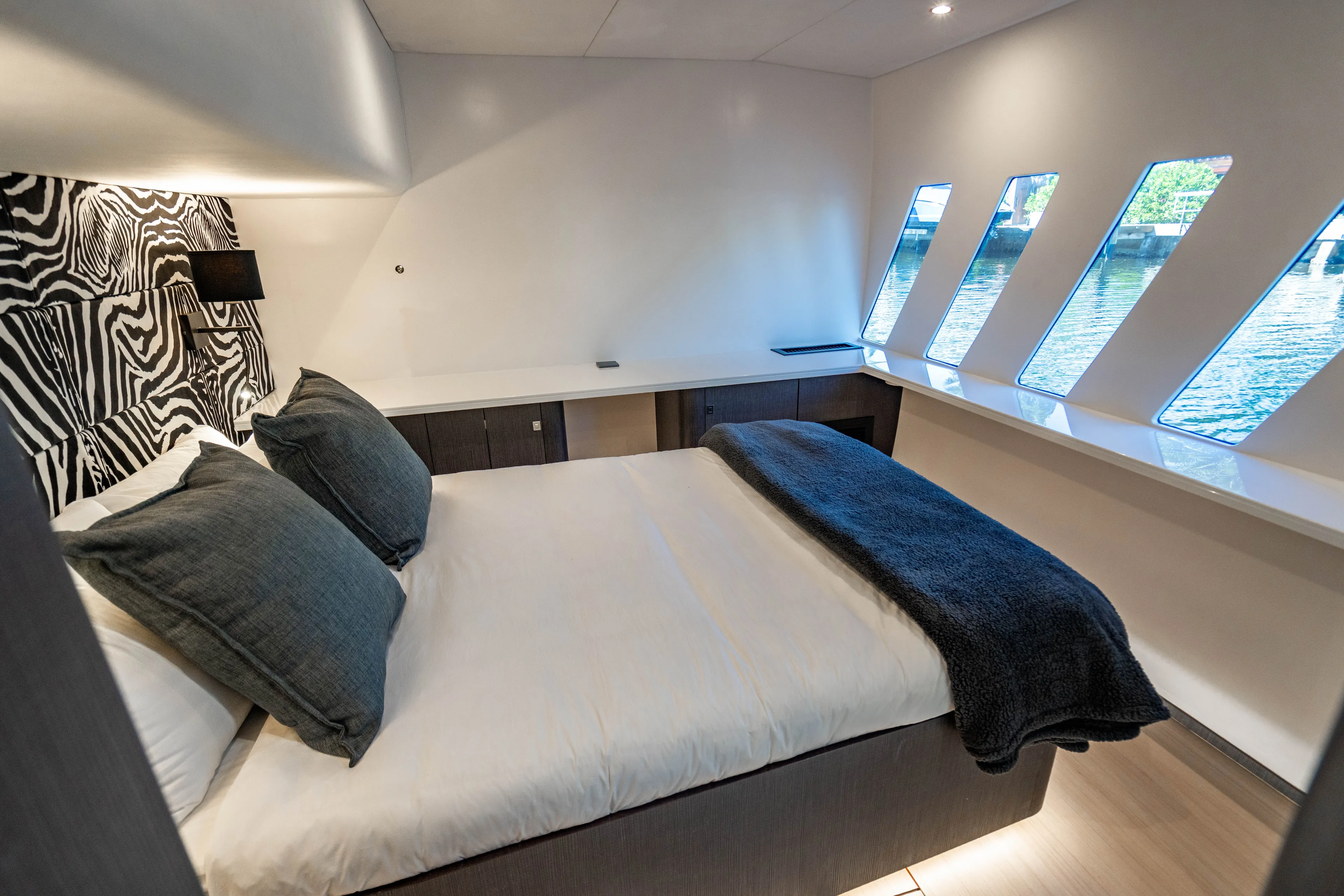 Skye Yacht Photos Pics 