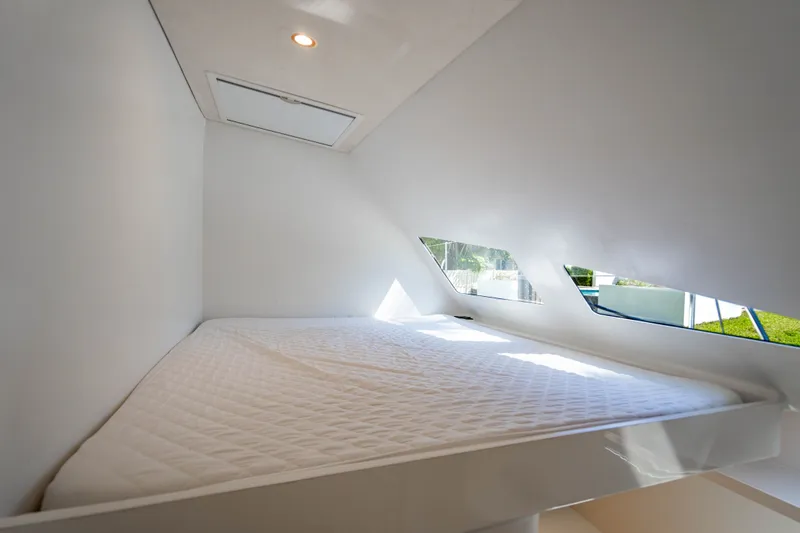 Skye Yacht Photos Pics 