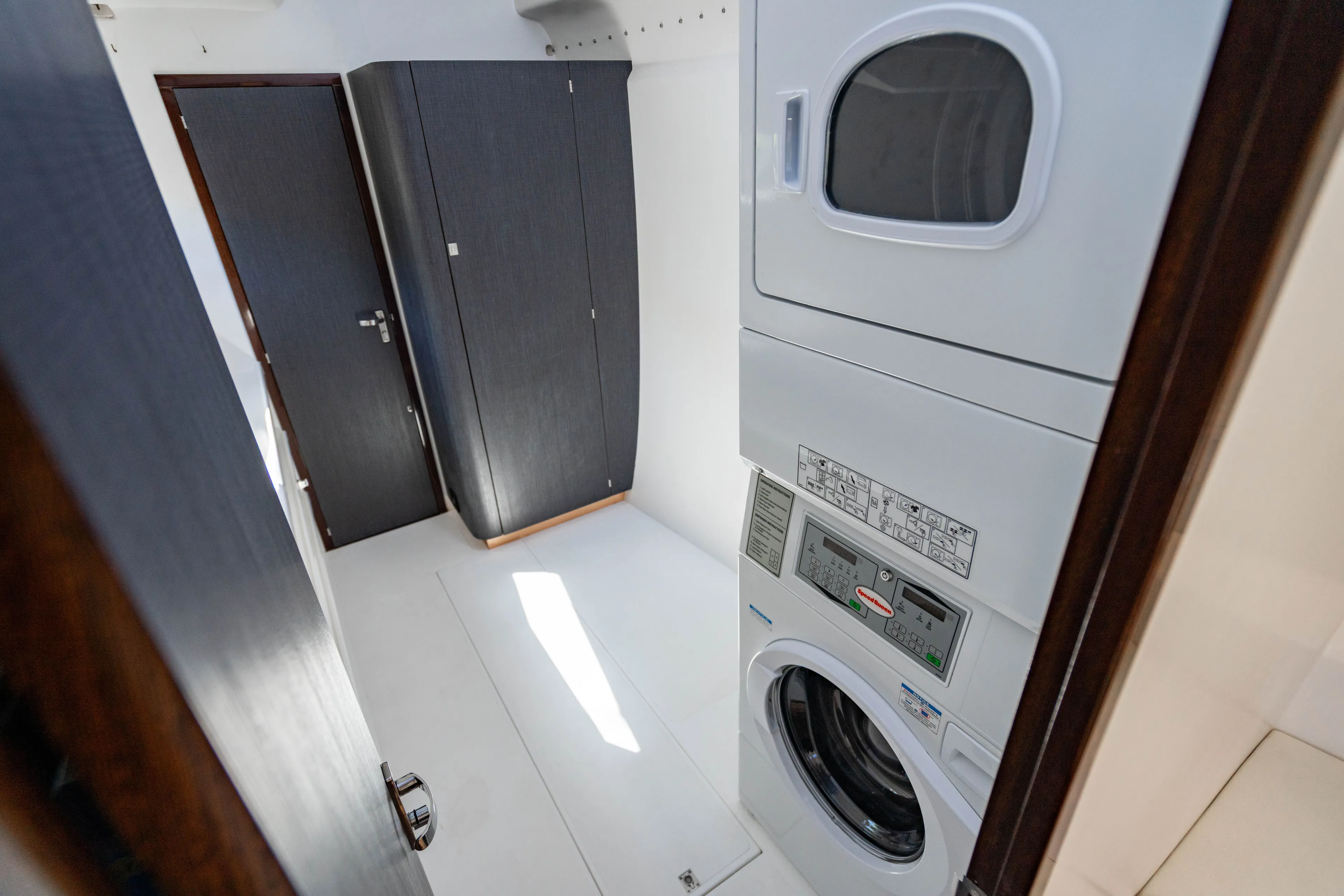 Skye Yacht Photos Pics 