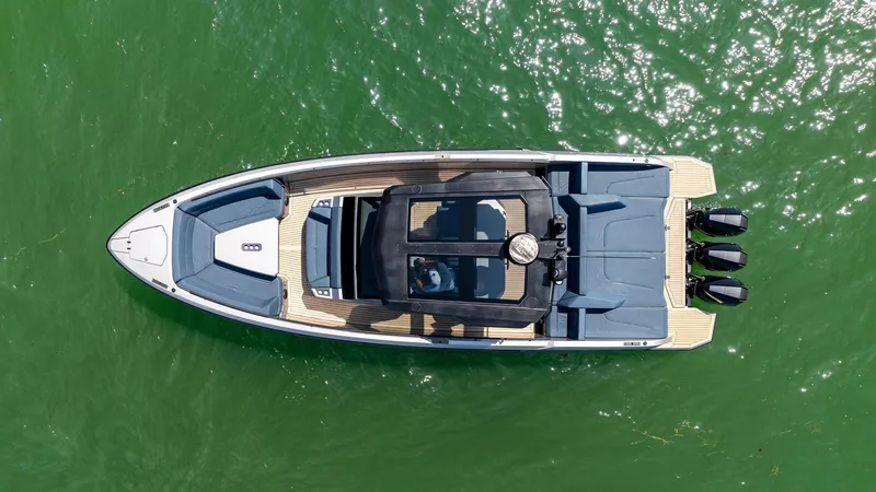 Novice Yacht Photos Pics 