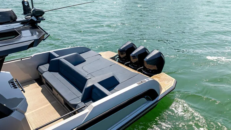 Novice Yacht Photos Pics 