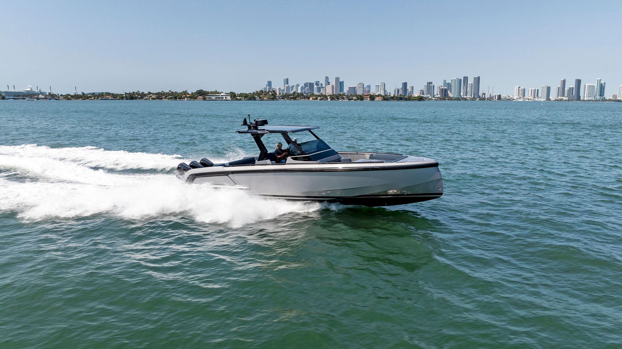 2021 Vanquish Yachts VQ40 Center Console for sale - YachtWorld