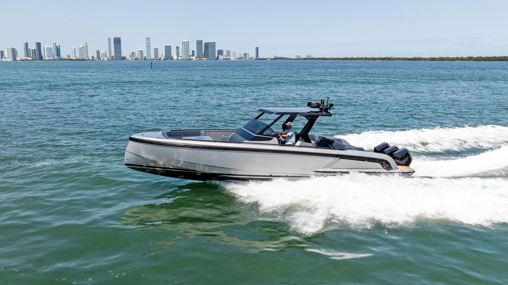 2021 Vanquish Yachts VQ40 Center Console for sale - YachtWorld