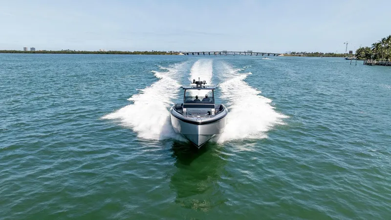 Novice Yacht Photos Pics 