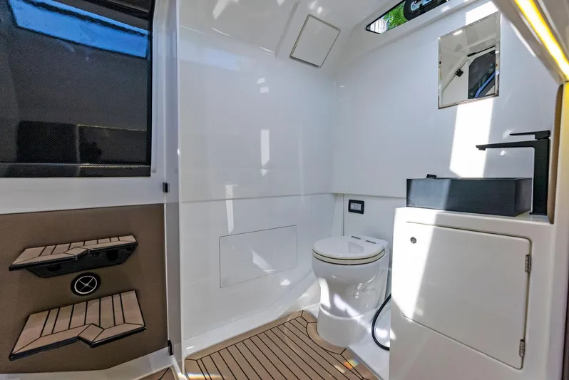 Novice Yacht Photos Pics 