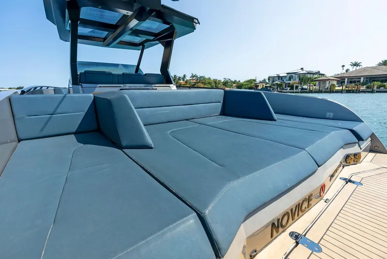 Novice Yacht Photos Pics 