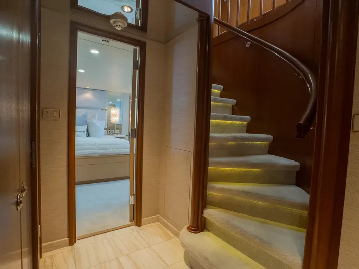 Gale Winds Yacht Photos Pics Lower Guest Foyer Looking Forward to Master Stateroom - Gale Winds for sale