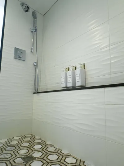 Gale Winds Yacht Photos Pics Master Stateroom En-Suite Shared Shower - Gale Winds for sale