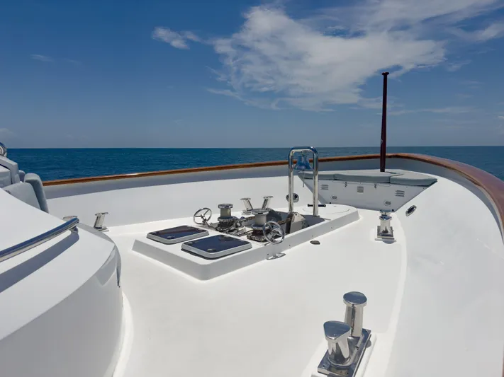 Gale Winds Yacht Photos Pics Bow - Gale Winds for sale