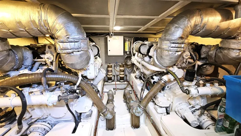  Yacht Photos Pics MOTORI 1