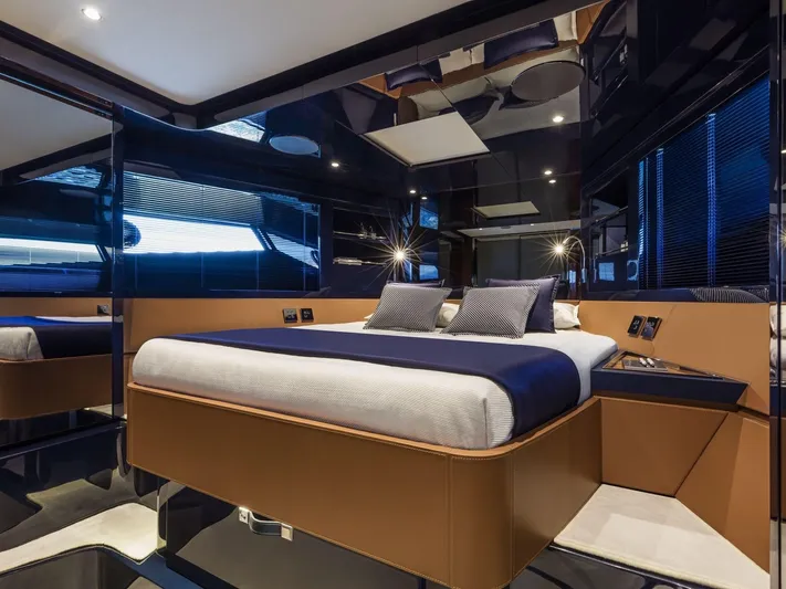  Yacht Photos Pics IMG_2346.JPG