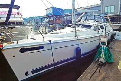 Hunter 44 Deck Salon