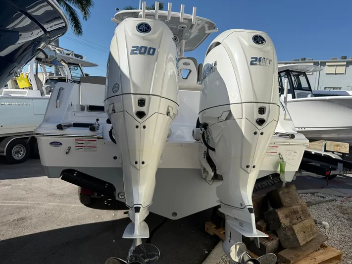  Yacht Photos Pics 2025 SPORTSMAN 261 HERITAGE - Image 13