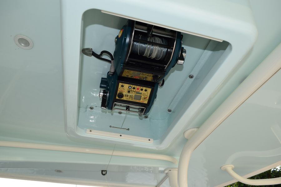 2019 Jupiter 43 Center Console