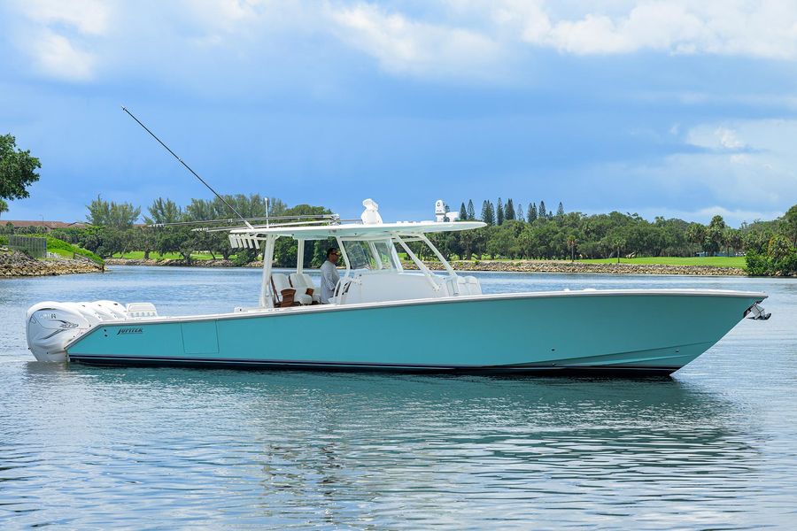 2019 Jupiter 43 Center Console