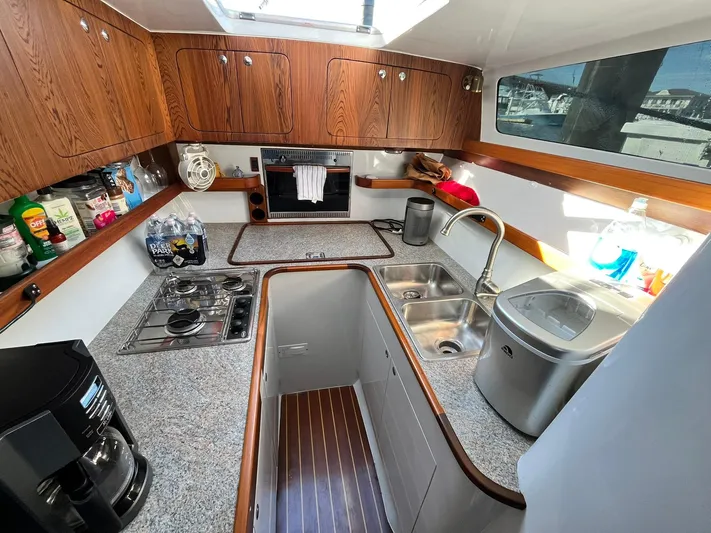 Bazinga Yacht Photos Pics 