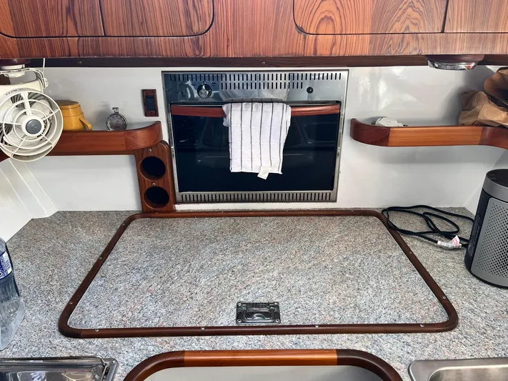 Bazinga Yacht Photos Pics 