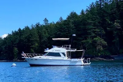 Cutwater 30 Command Bridge