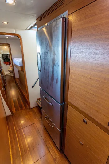 Vandal Yacht Photos Pics 