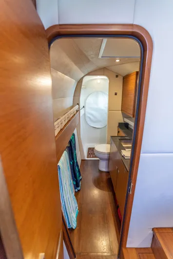 Vandal Yacht Photos Pics 