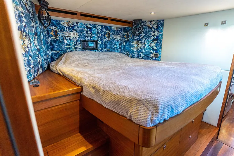 Vandal Yacht Photos Pics 