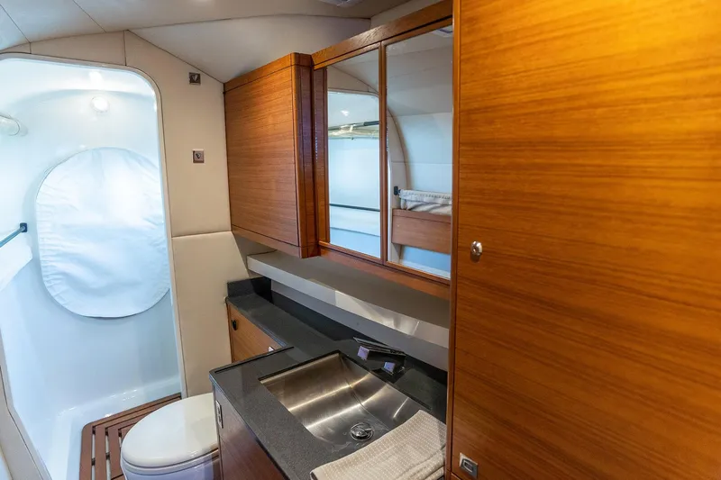 Vandal Yacht Photos Pics 