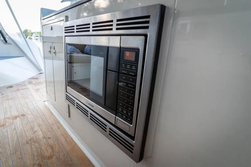 Vandal Yacht Photos Pics 