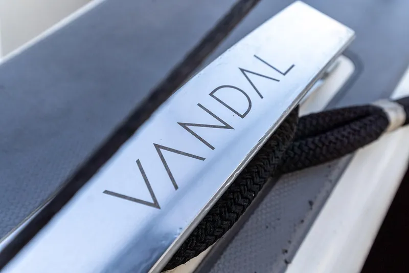 Vandal Yacht Photos Pics 