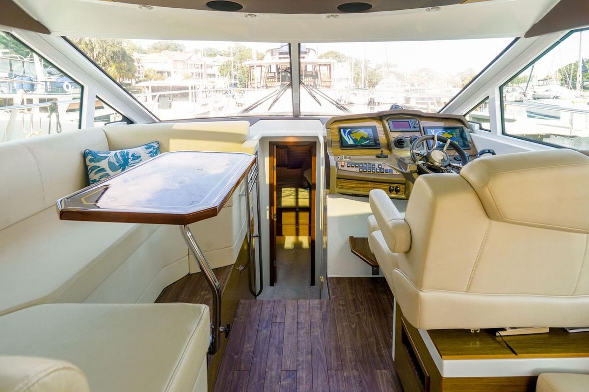 2016 Cruisers Yachts 45 
