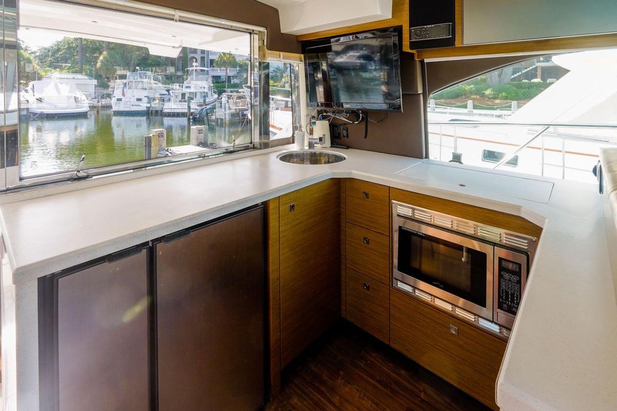 2016 Cruisers Yachts 45 