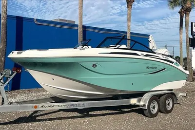 Hurricane SunDeck 2050 OB