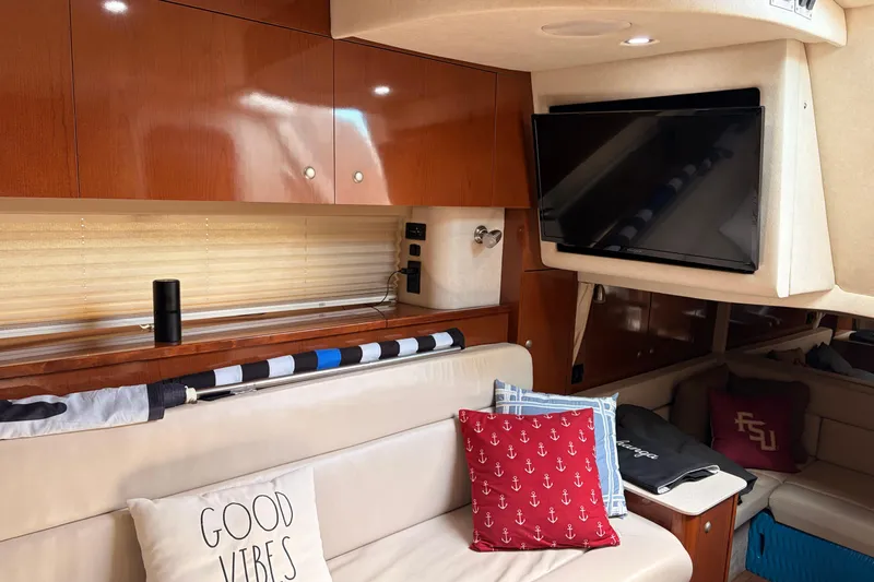  Yacht Photos Pics Interior of 2008 Sea Ray Sundancer 350 yacht with cozy seating and modern amenities.