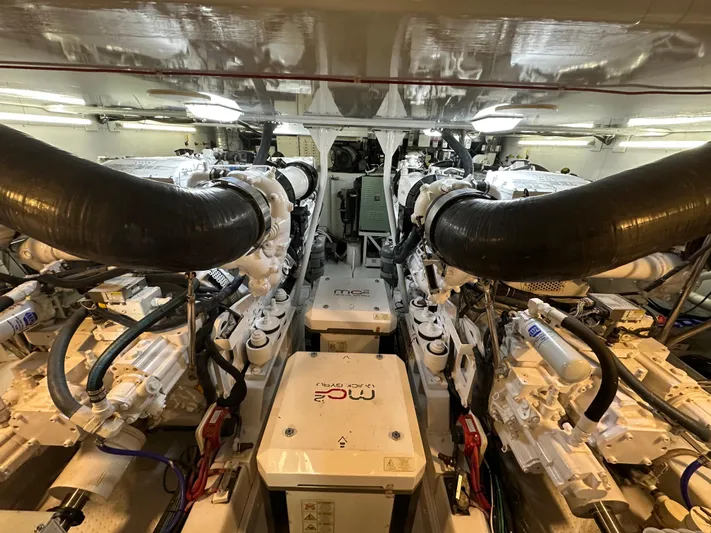 Pier Pressure Yacht Photos Pics 