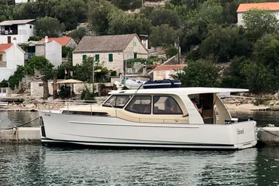 2012 Greenline 33