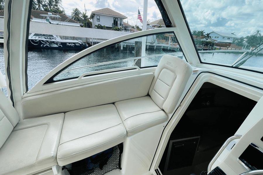 2018 Boston Whaler 285 Conquest