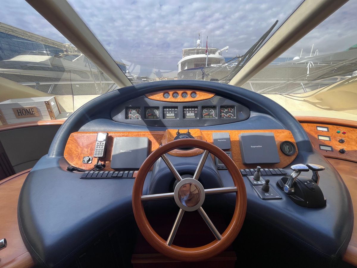 2004 Azimut 54 
