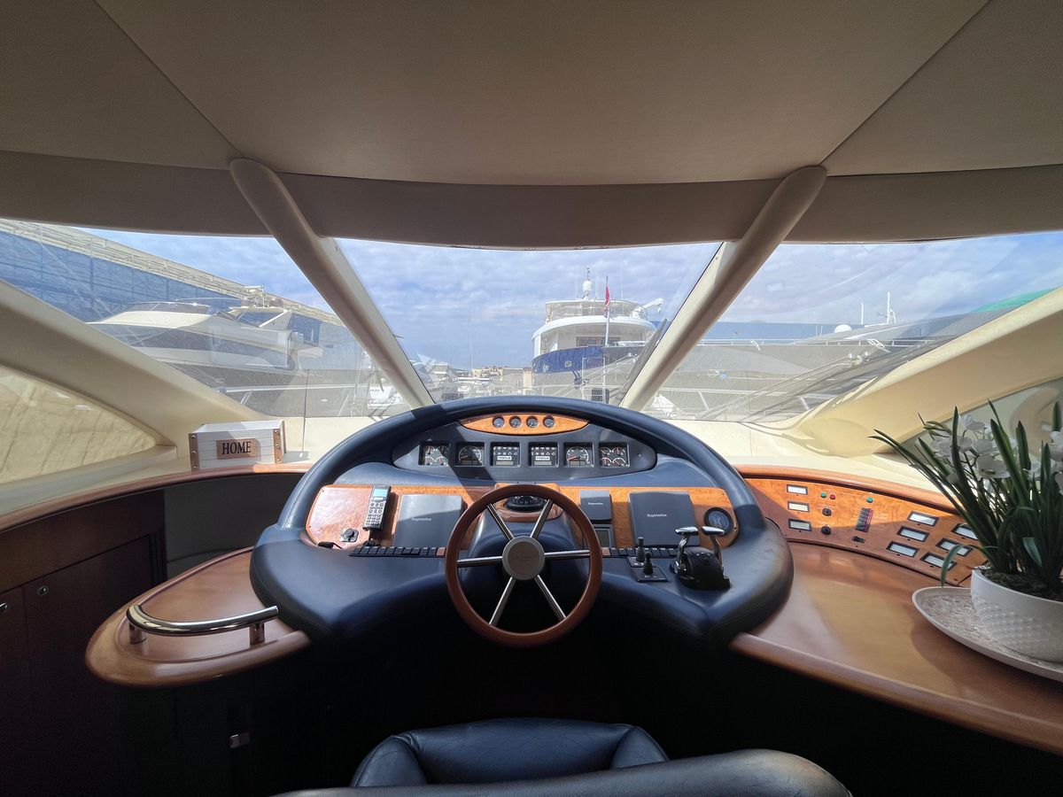 2004 Azimut 54 