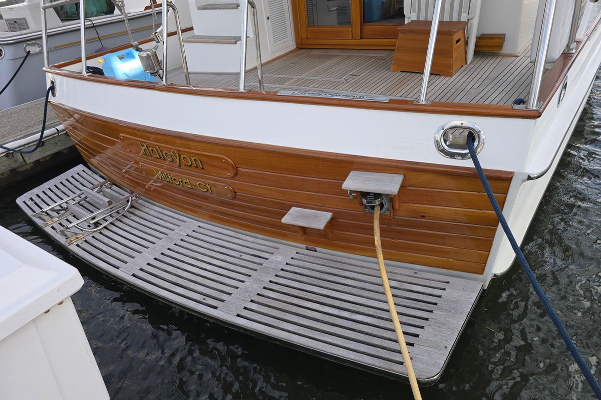 2005 Grand Banks 46 