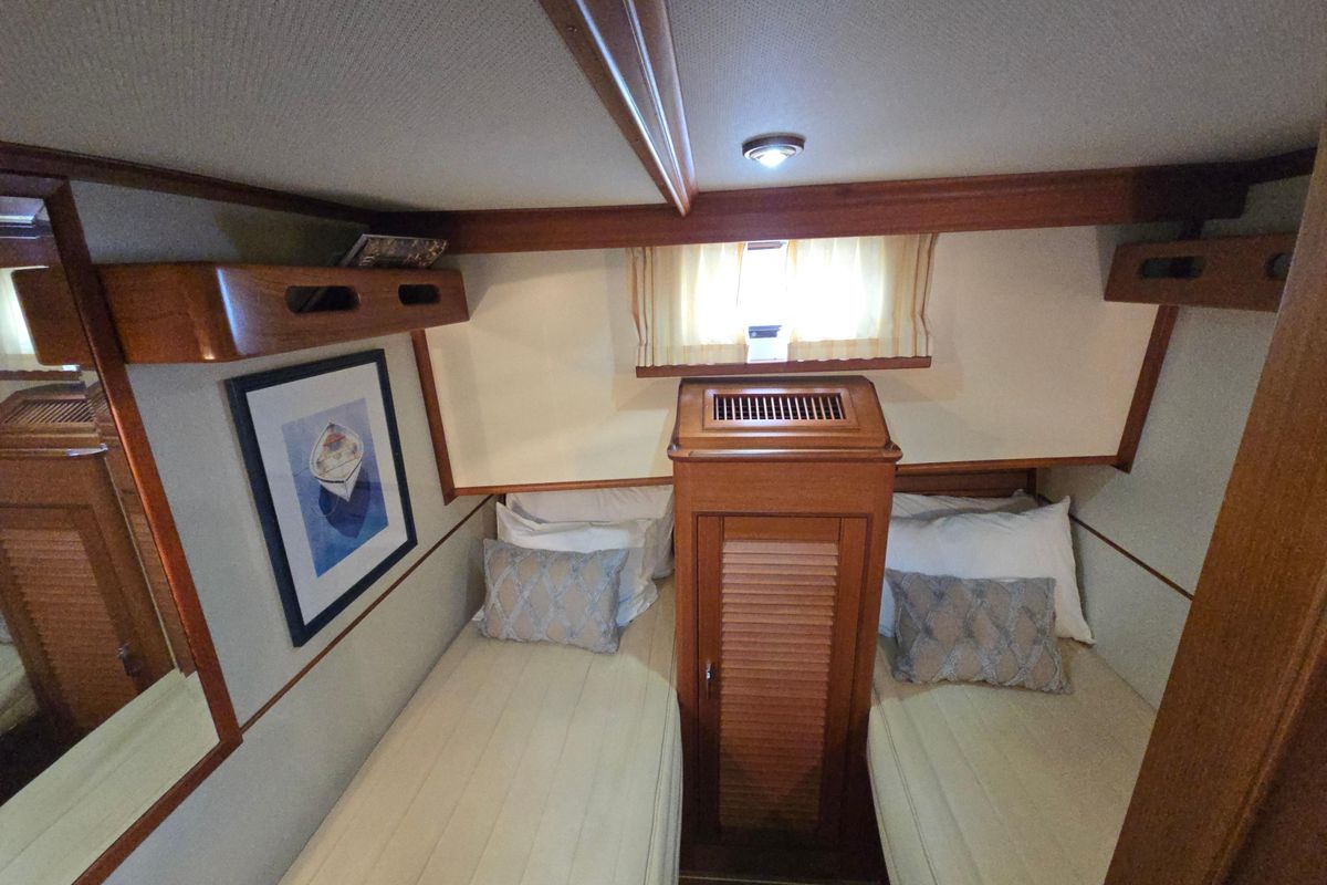 2005 Grand Banks 46 